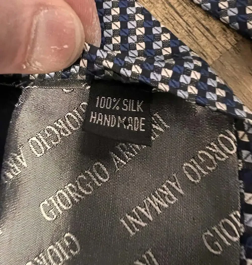 Giorgio Armani Men's Blue and White Geometric Patterned 100% Silk Tie